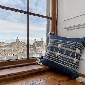 Stunning Panoramic Views: Heart Of The Royal Mile Édimbourg